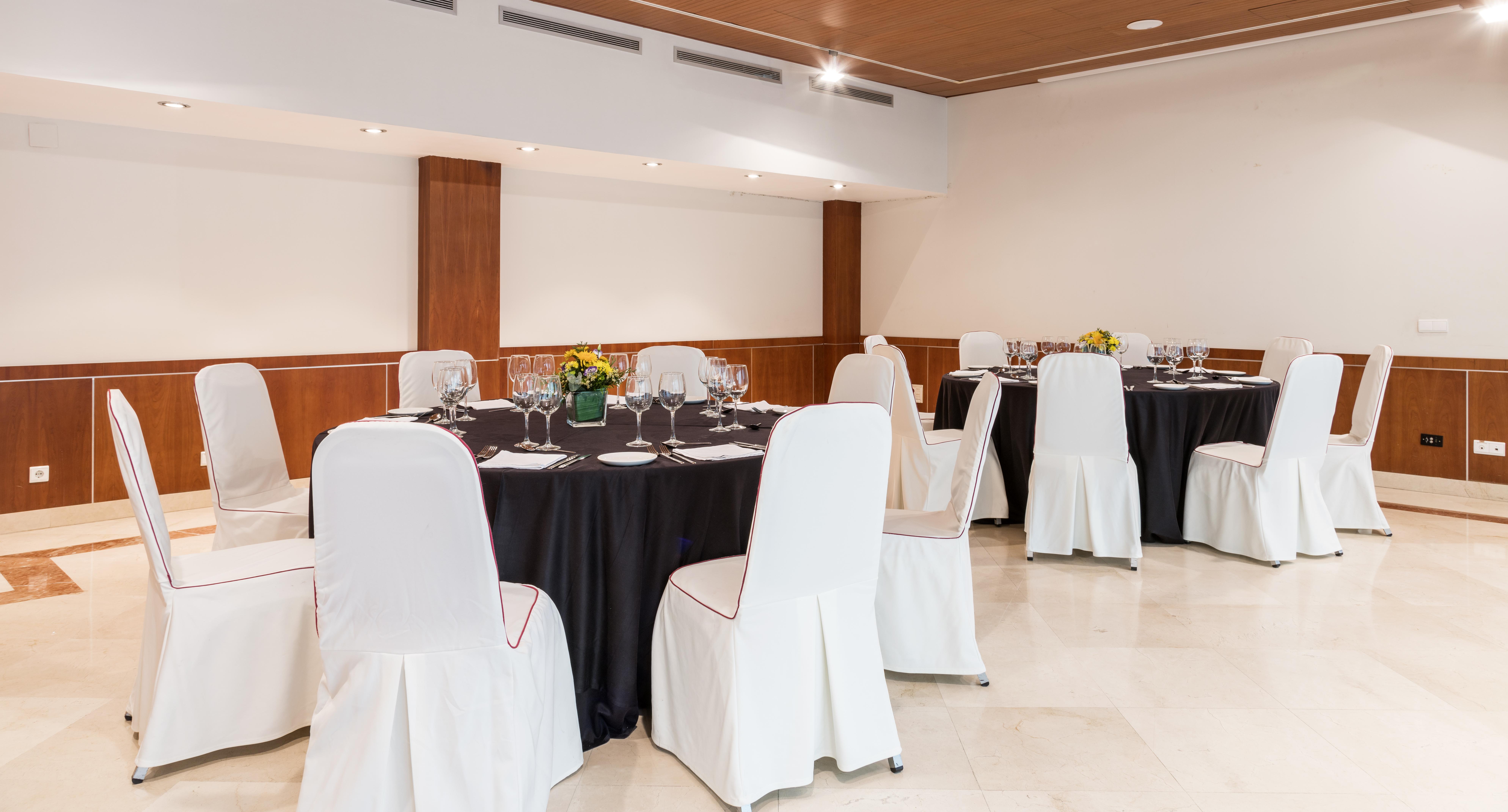 Ilunion Hotell
