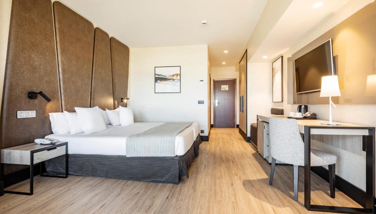 Ilunion Hotell