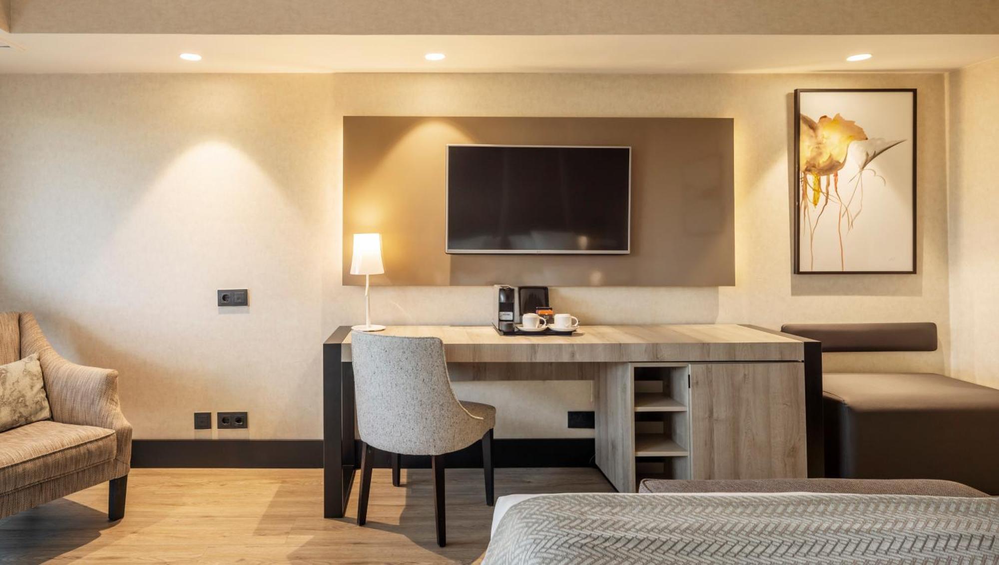 Ilunion Hotell