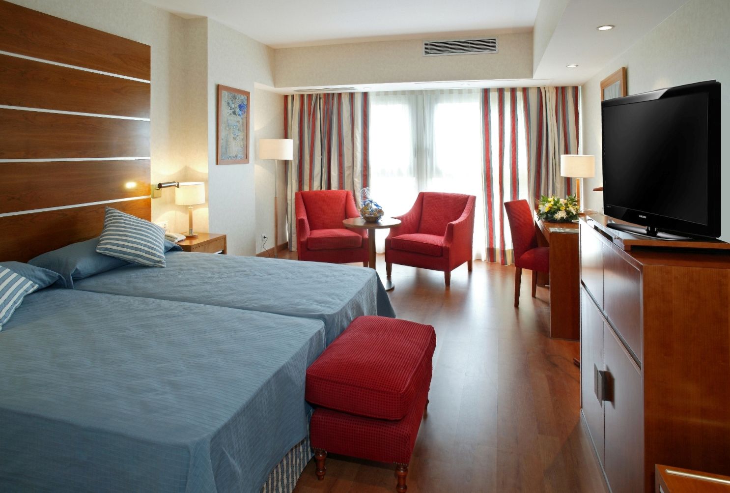 Ilunion Hotell 4*
